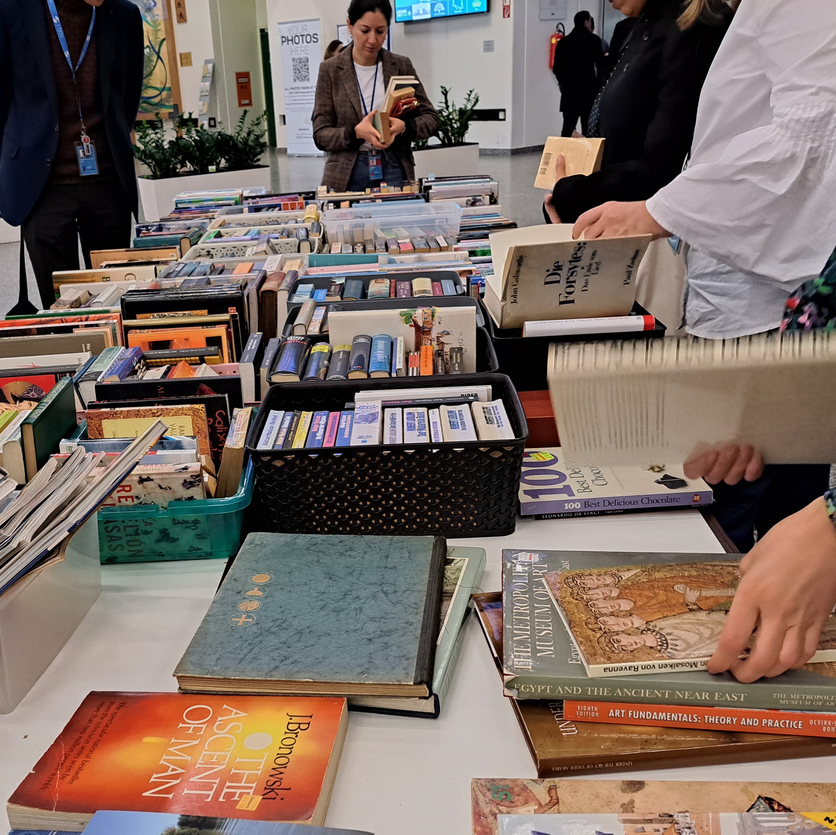 <p><span class="TextRun SCXW83062241 BCX4">The Book Shop sells donated books in many languages and genres, including children’s books. In addition, DVDs and CDs are also sold. The shop is open on Wednesday and Friday from 12:00-14:00 in room G0E76 </span><span class="TextRun SCXW83062241 BCX4">just past the VIC café.</span><span class="TextRun SCXW83062241 BCX4"> <br /></span></p>